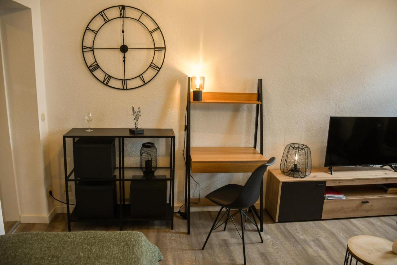 Moderne Uni-Apartment: Zentral mit Netflix, WLAN und Vollausstattung Chemnitz Exterior photo
