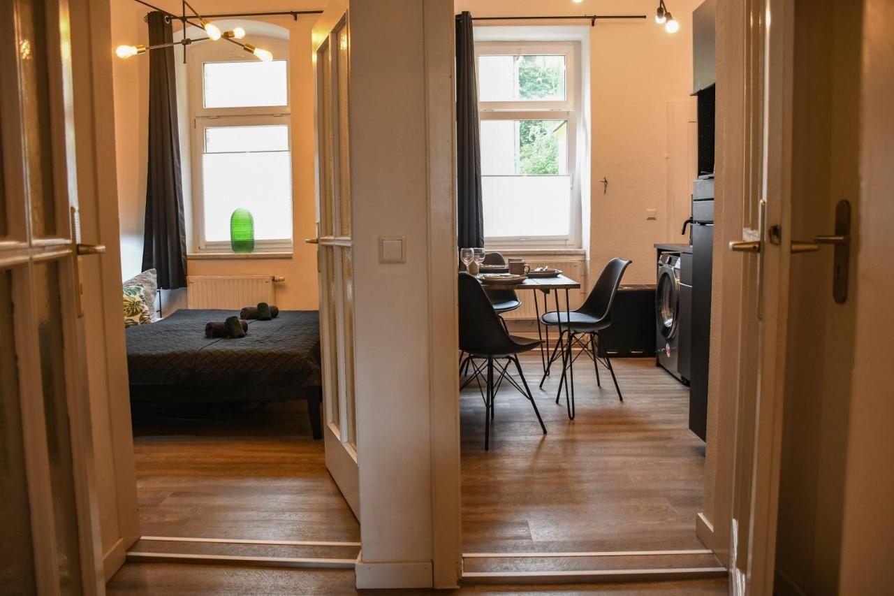 Moderne Uni-Apartment: Zentral mit Netflix, WLAN und Vollausstattung Chemnitz Exterior photo